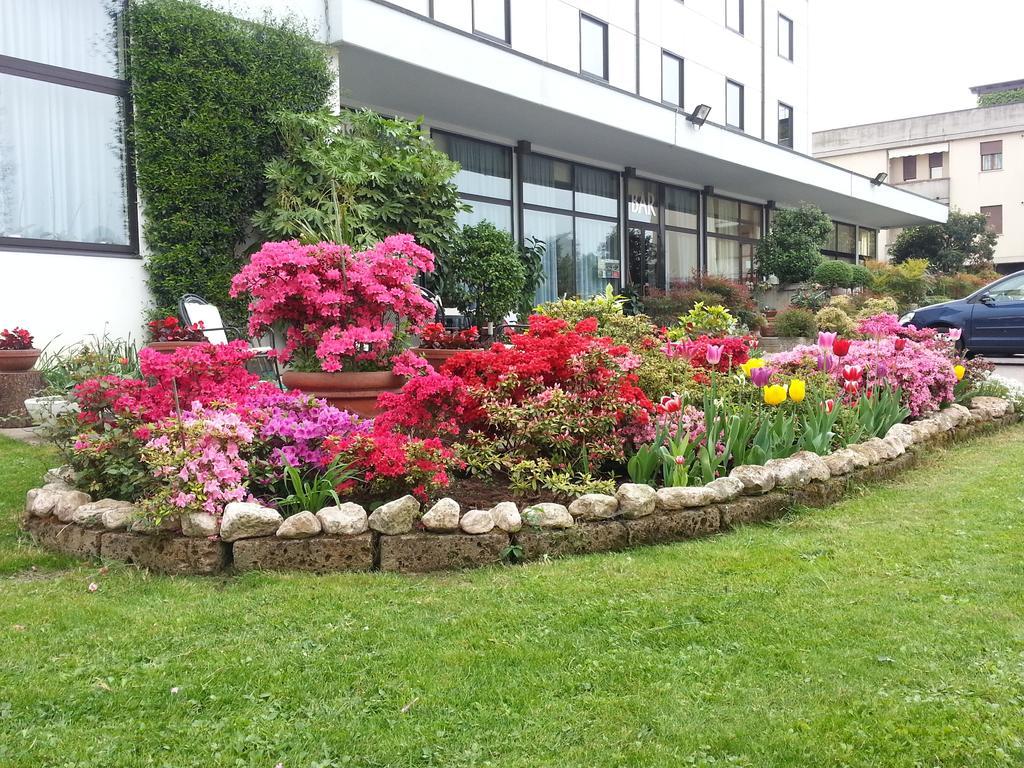 Turandot Magnolia - Hotel & Congressi Grisignano di Zocco ภายนอก รูปภาพ
